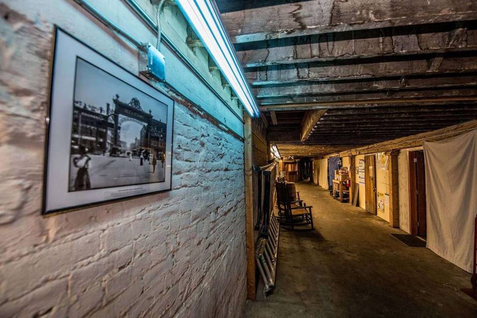 Denver ghost tour pub crawl