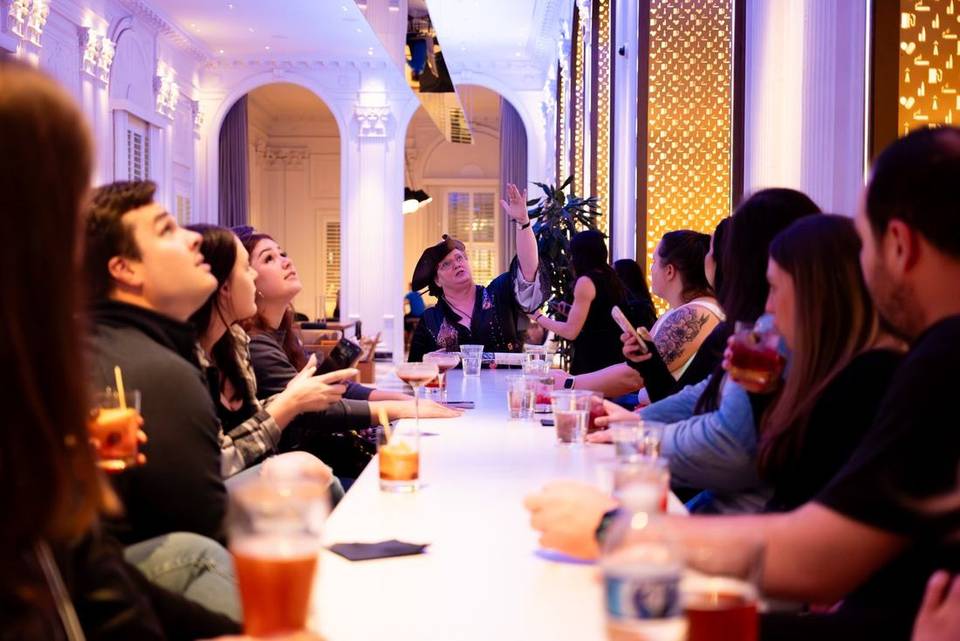 Washington DC ghost tour pub crawl
