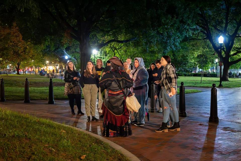 Washington DC ghost tour pub crawl